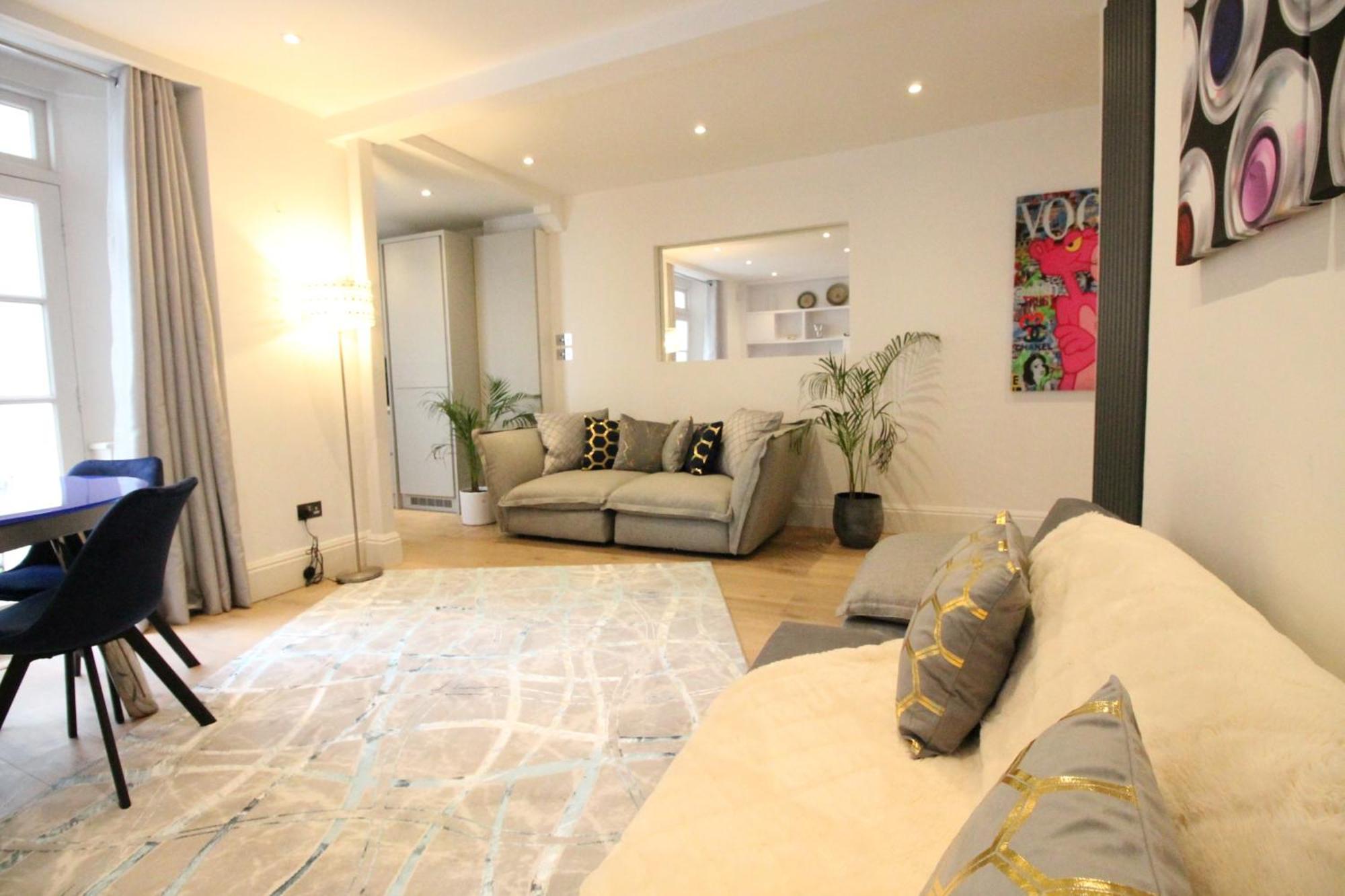 Stylish And Chic Flat 2bed 2bath In Notting Hill Londra